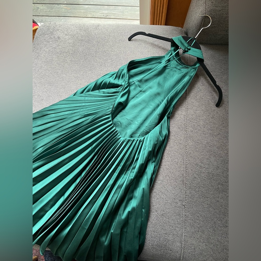 Abercrombie & Fitch Green Pleated Backless Trapeze Mini Dress - Picture 6 of 6